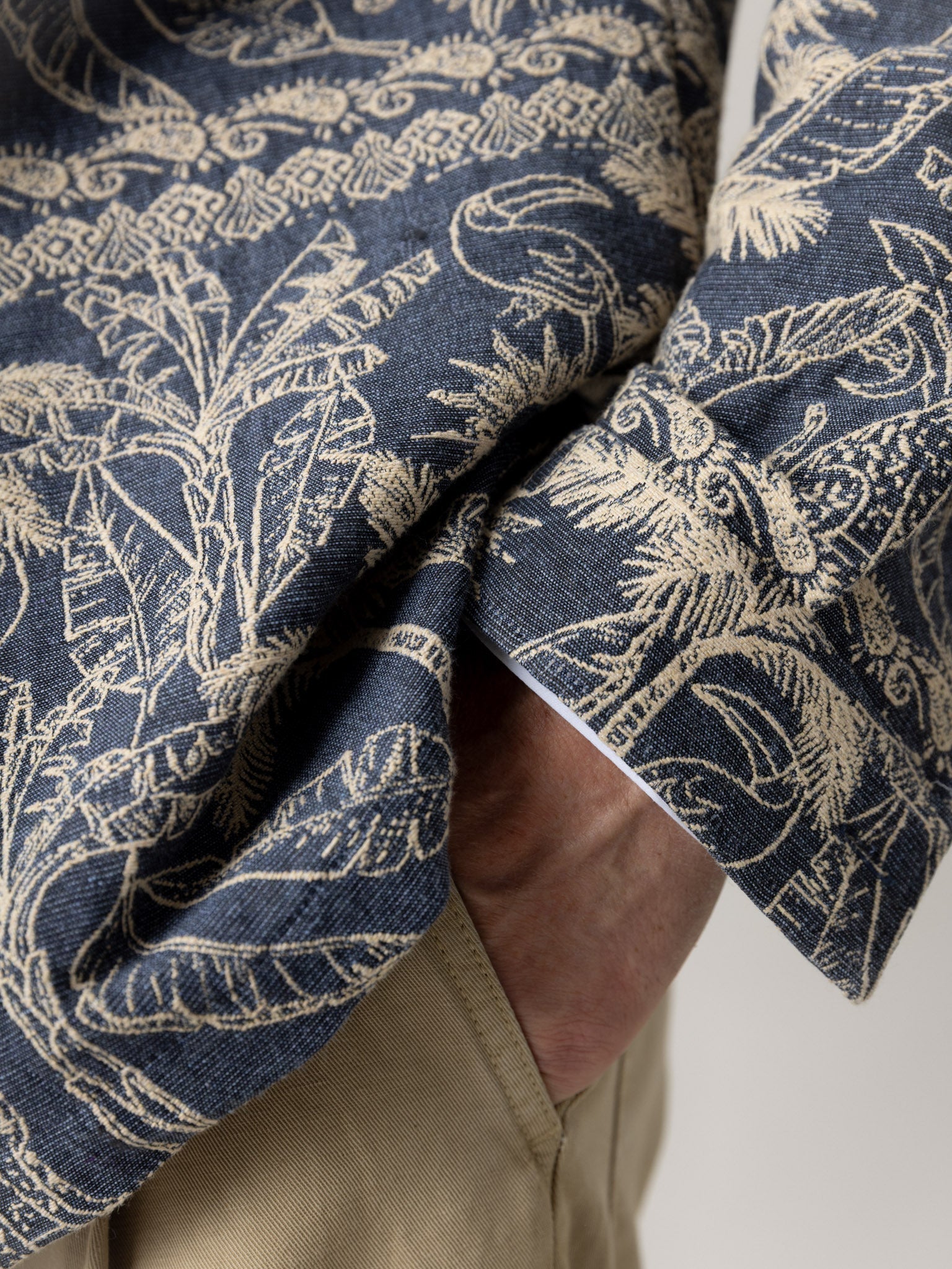 Modelshot / Salute Navy / Detail